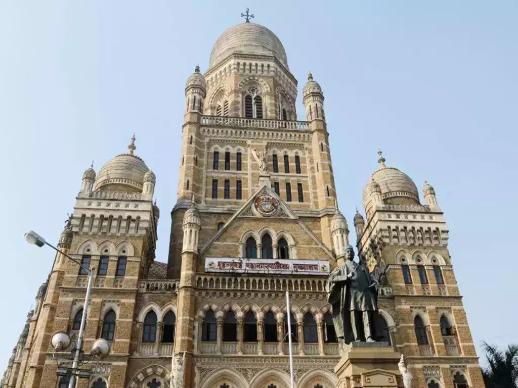 Book builders if stop-work notice ignored, BMC chief tells squads