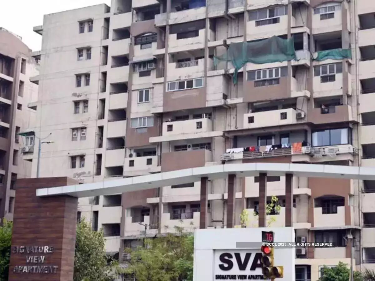 Delhi: Signature View Apartment residents defy MCD eviction notice