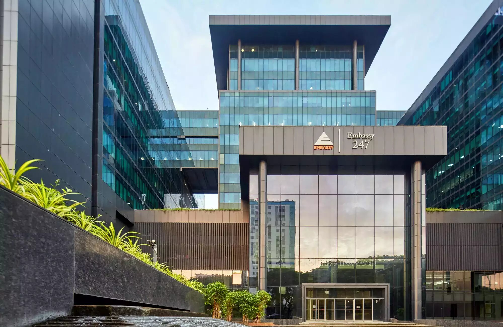 SMFG India Credit leases 1,94,000 sq ft at Embassy 247 in Mumbai